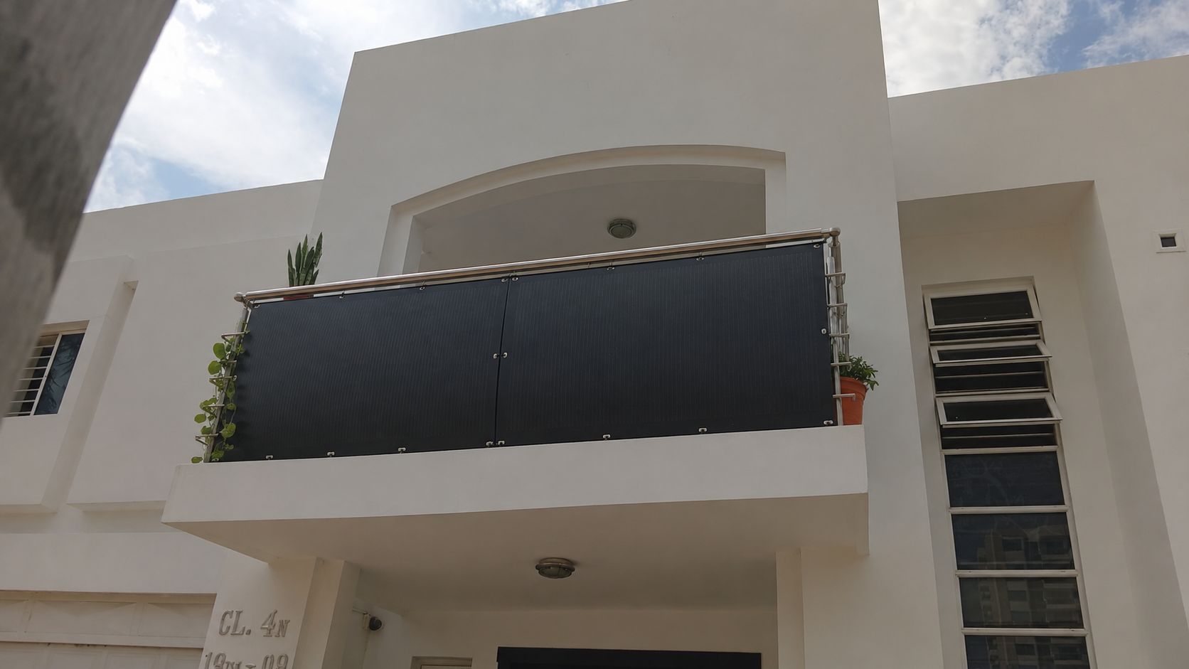 La energía solar enchufable se dispara en Europa: por qué los balcones se están convirtiendo en la nueva frontera del autoconsumo