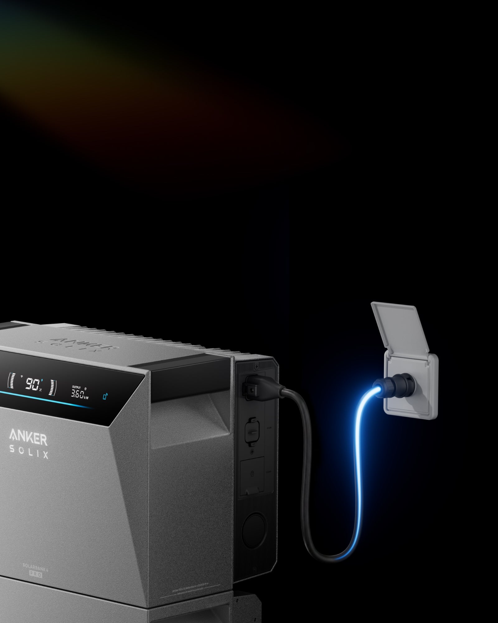 Anker Solarbank 4 Pro conectada a un enchufe exterior, instalación plug and play